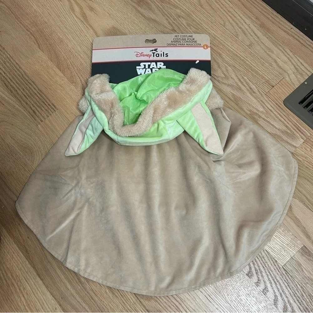 Disney Star Wars Grogu Cape Dog Costume Jacket NEW Large Tails Tan Green Yoda